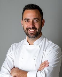 Portret profesional al Chef Radu Popescu, instructor Mant-cyte.
